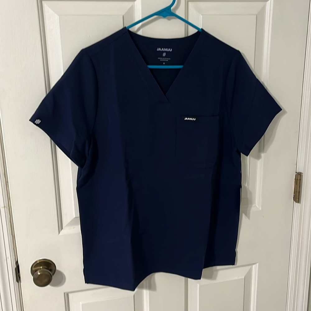 NWT Jaanuu Women’s Navy Essential Scrub Top Medium